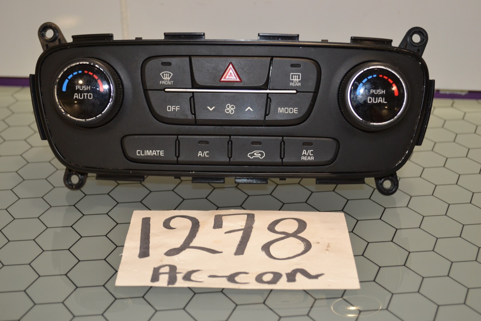 2014 2015 Kia Sorento AC and Heater Control Used Stock #1278-AC