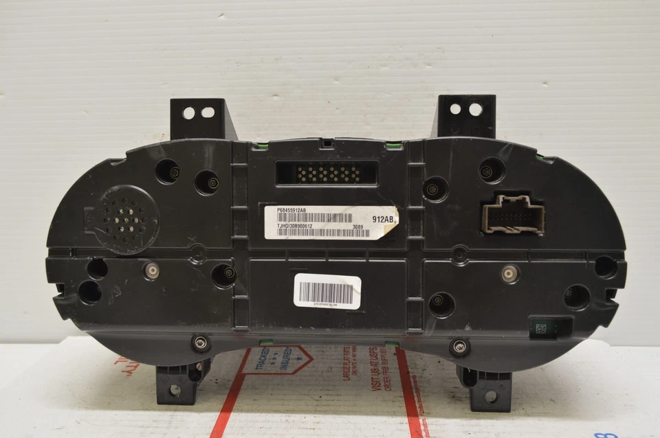 2019 19 Chrysler 300 Speedometer Instrument Cluster 63k Miles R5 014 - Image 2 of 4