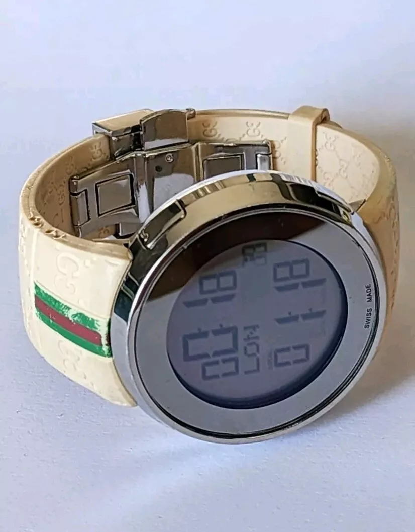 Gucci réf. Montre suisse numérique homme 1142 bracelet en caoutchouc blanc