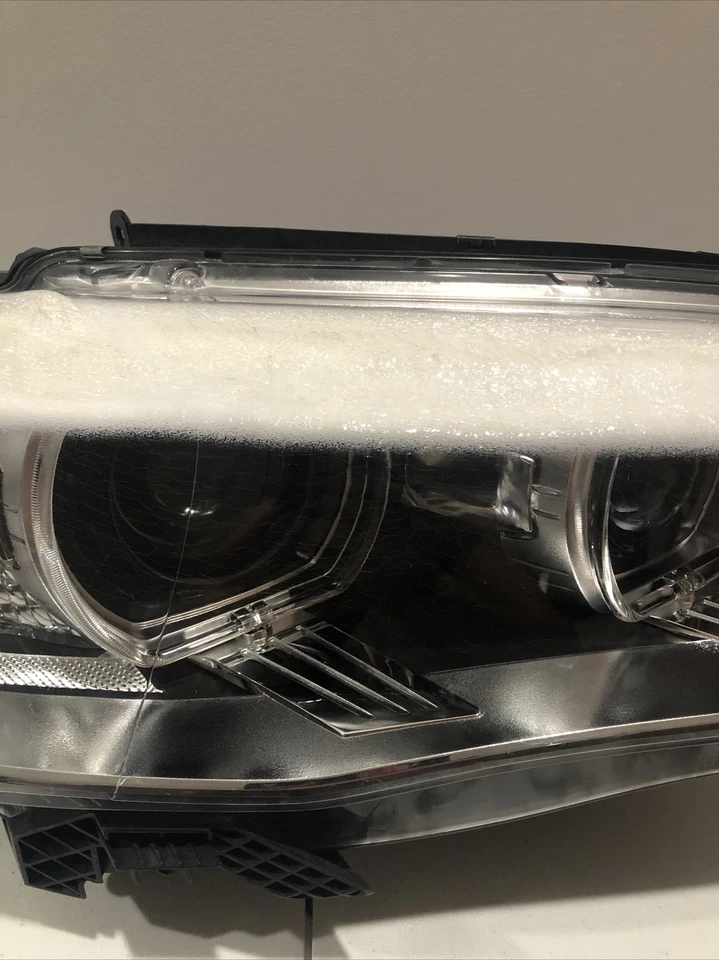 Faro delantero BMW X5 2018 usado lado derecho. Lente fundida. Foto 3 de 4