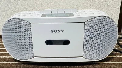 Sony CFD-S70 CD Cassette Player Boombox Radio White Portable AC 100V Tested - Image 1 of 4
