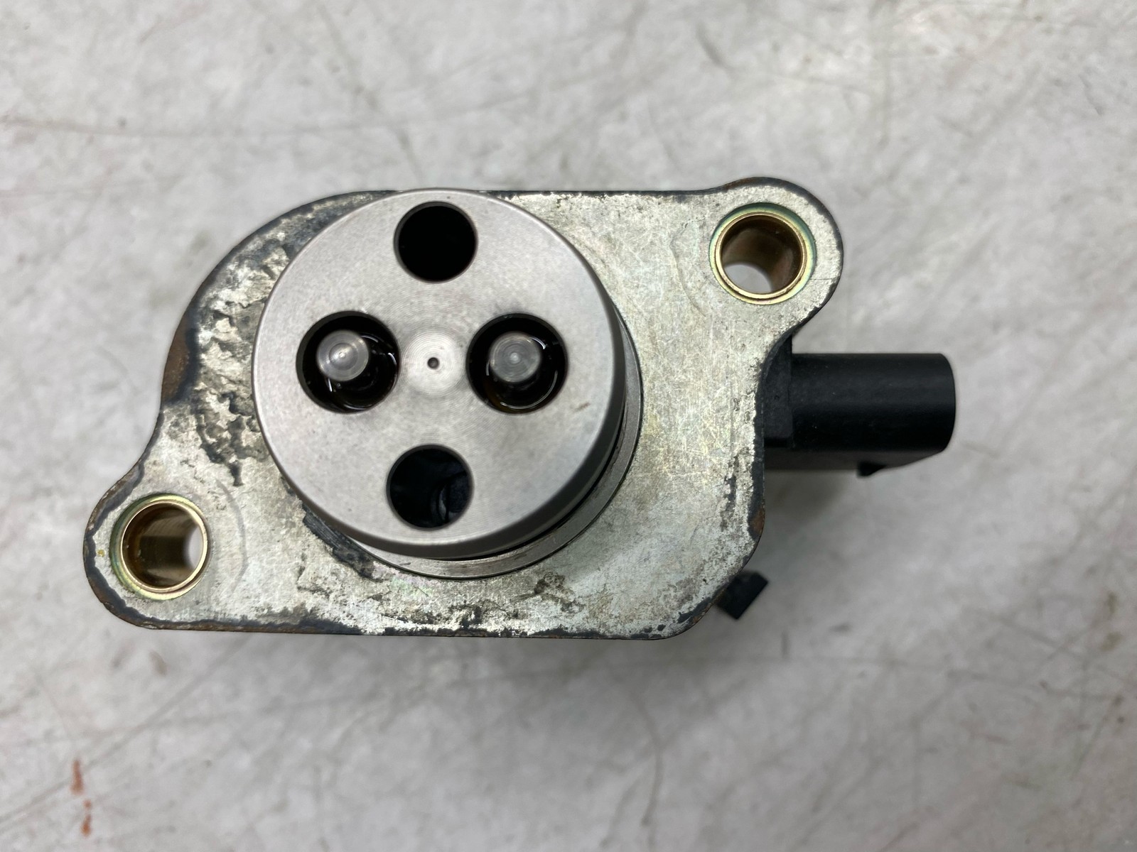 2020-2025 ASTON MARTIN DBX OEM 4.0L EXHAUST VVT ACTUATOR SOLENOID SET 1779821700