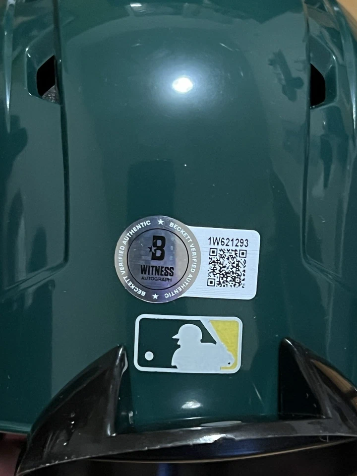 Minicasco Rawlings autografiado por Rickey Henderson de Oakland Athletics - Beckett Foto 4 de 4