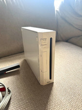 Nintendo Wii Console Bundle 3 Remotes Nunchuk 5 Games
