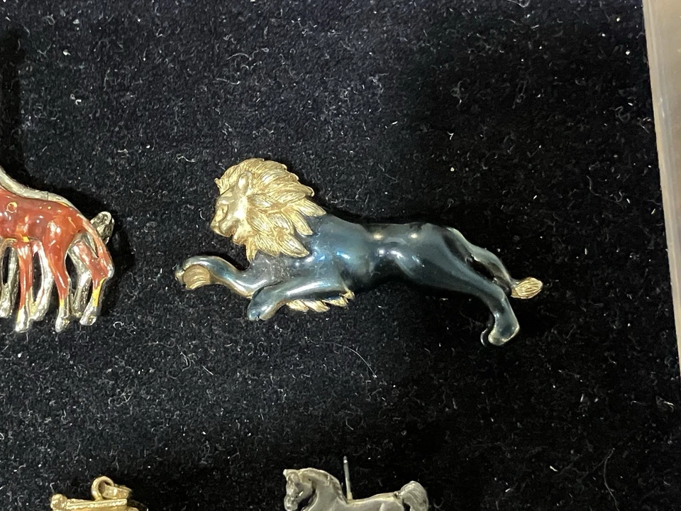 Lot of Assorted Animal Pins: One Beautiful Lion Pin Made by Anne Klein - Image 4 of 4