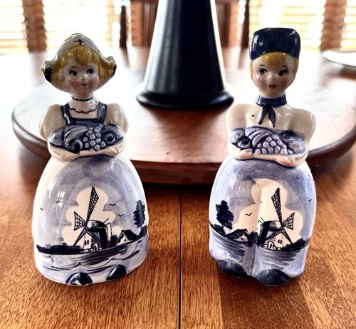 Vintage Blue & White Dutch Boy & Girl Salt & Pepper Shakers