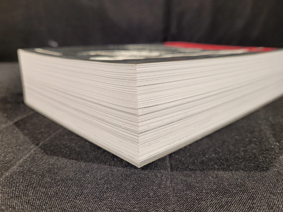 Guerillas Trade Paperback - Oni Press - Primera impresión, 2019 - Blanco y negro Foto 4 de 4