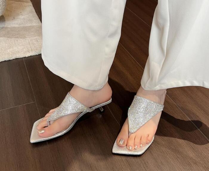 PANTOFOLA D’ORO Sandali donna moda estate punta aperta diamante tanga ciabatte gattino tacco medio