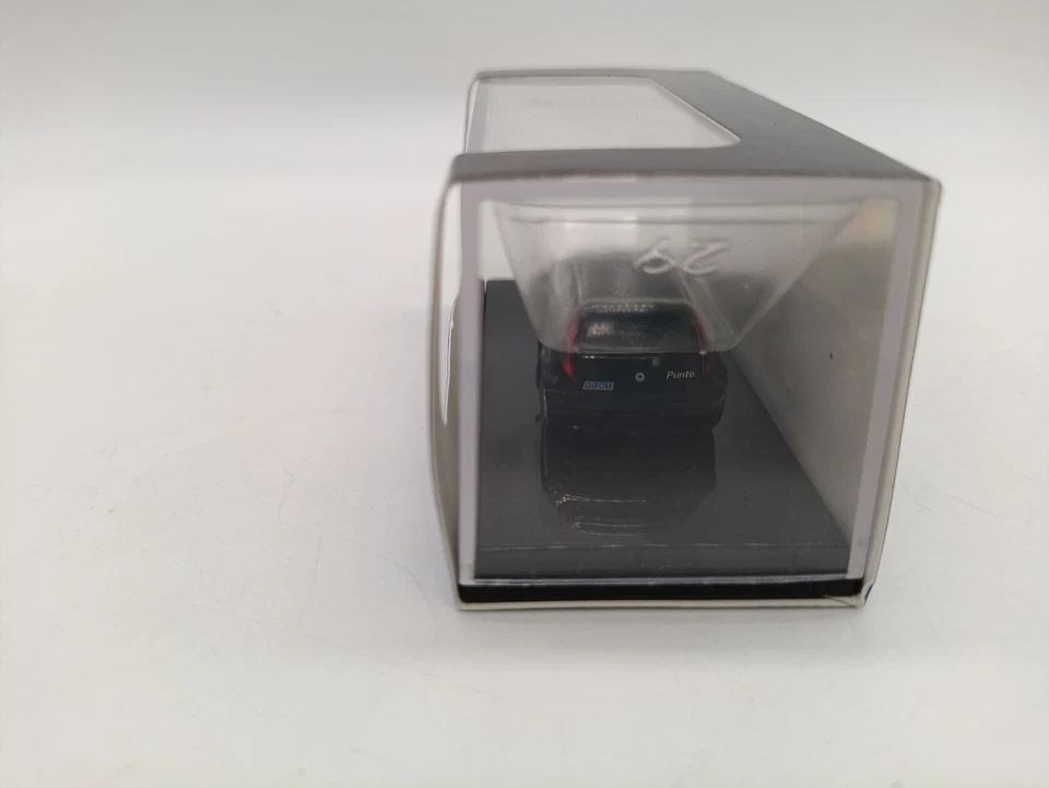 Fiat Punto S1600 plain body black 38429 1/87 H0 RICKO Brekina Busch §§ - Immagine 3 di 4