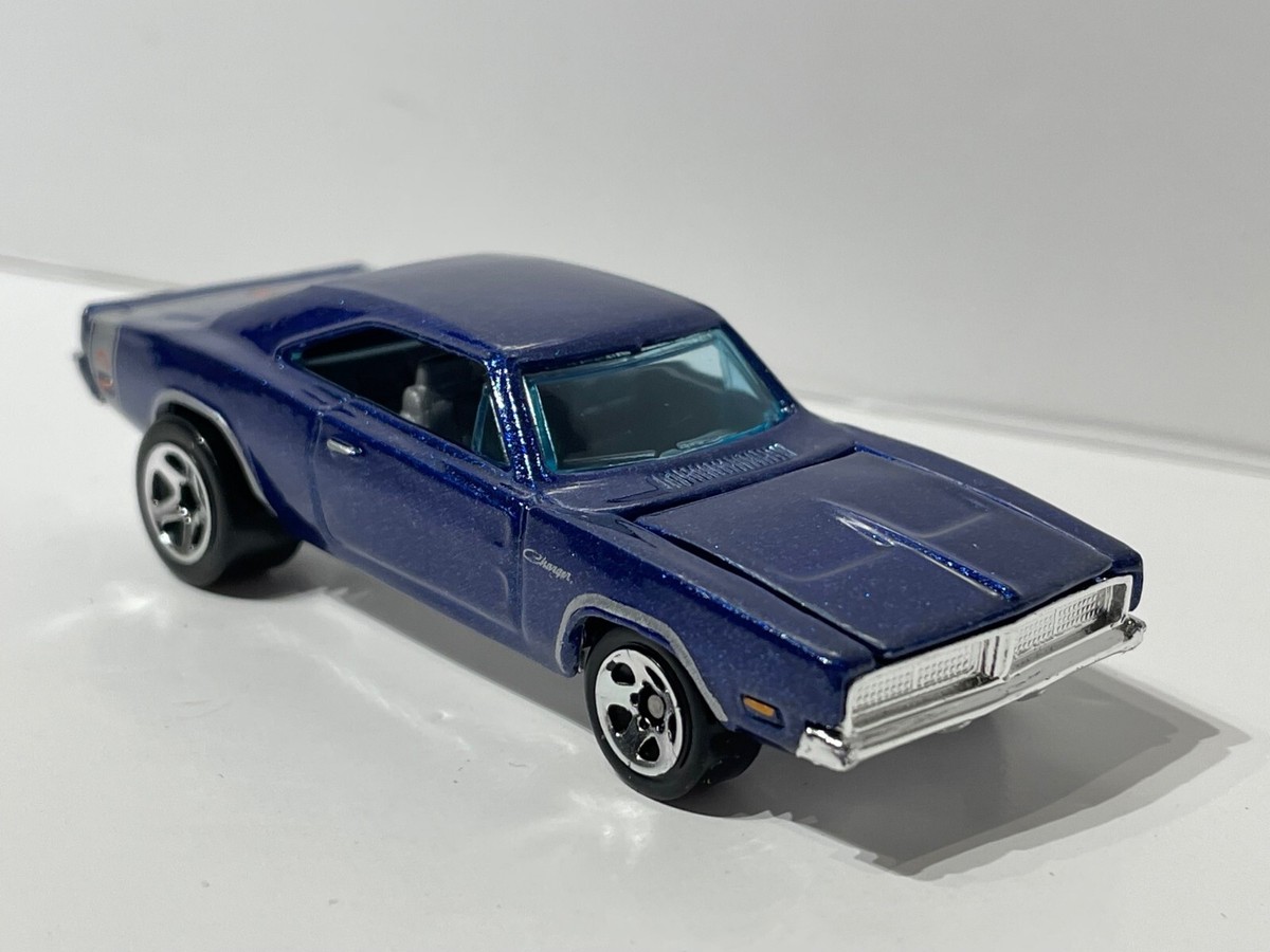 Hot Wheels 2004 '69 Dodge Charger ; Made in Malaysia ; Will