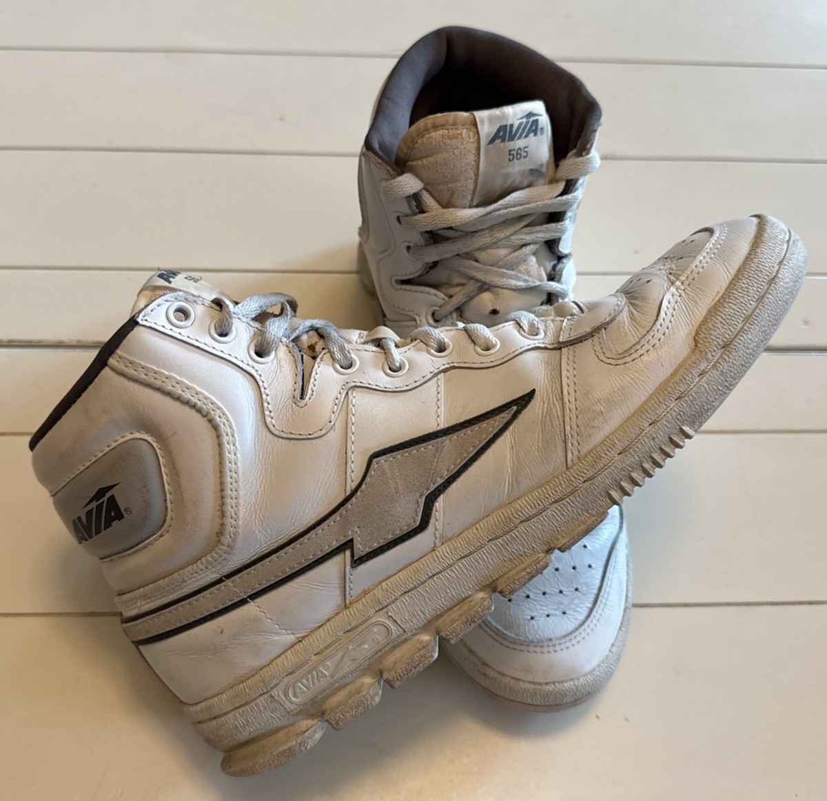 RARE VINTAGE AVIA ~ MENS 8.5 US ~ 80'S BASKETBALL SHOE 565 ARC