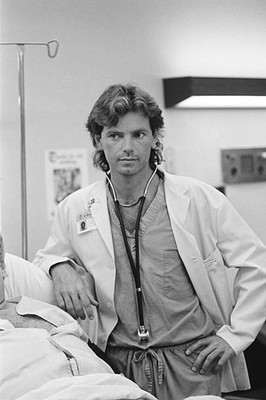 St Elsewhere Bruce Greenwood as Dr Seth Griffin 1986 Television Old Photo 1