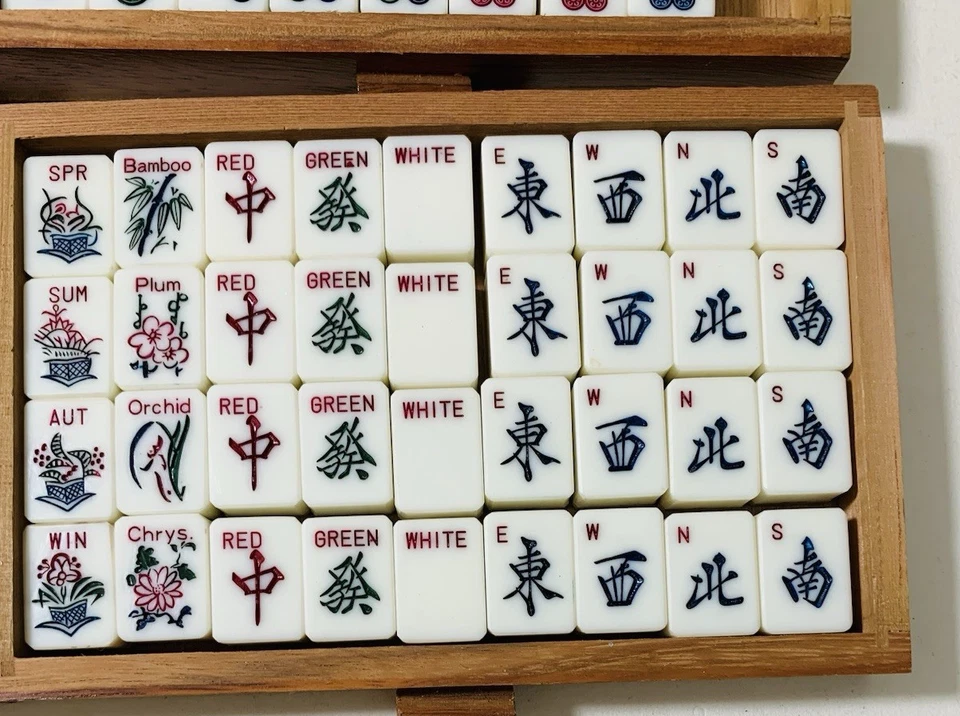 Mahjong Set 142 Tiles Celluloid Bamboo Chest Wooden Box Rule Book Vintage - Image 3 of 4