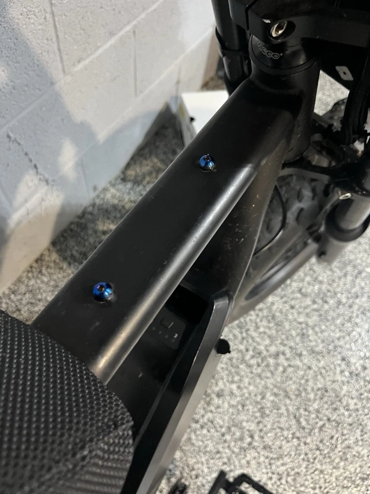 Bicicleta eléctrica Macfox X1S Commuter 48V 10.4Ah 750W potencia máxima bicicletas eléctricas negras Foto 3 de 4