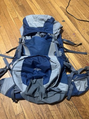 Deuter ACT lite 65+10 Hiking Backpack in Arctic Granite
