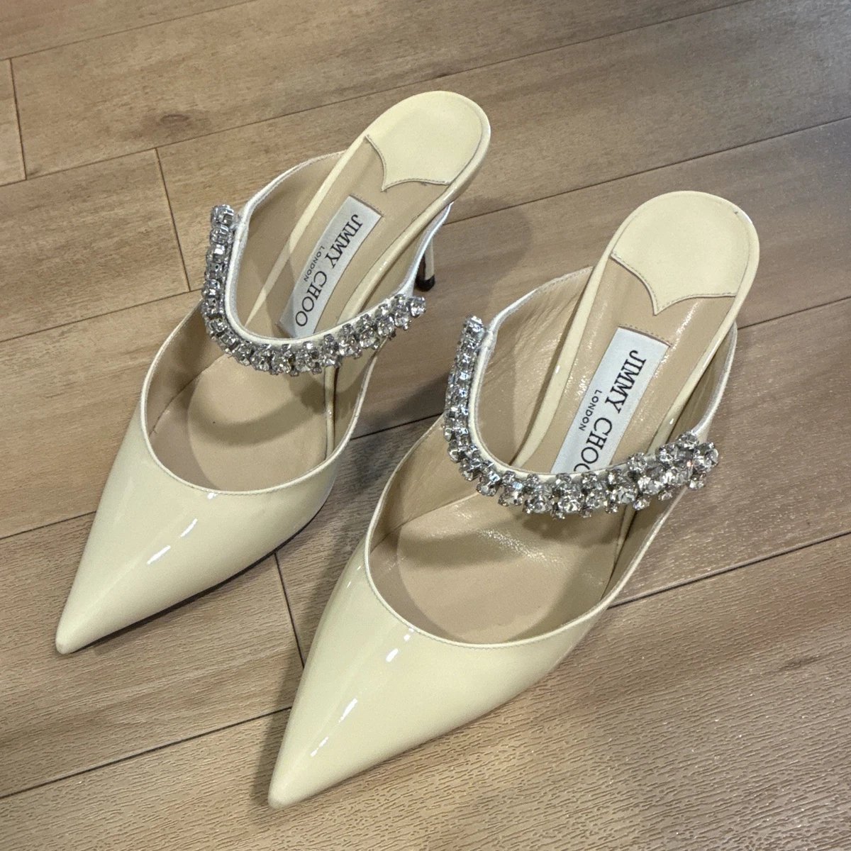 未使用JIMMY CHOO パンプス ホワイト パール付きサイズ38 25+ Jimmy Choo White Heels for Women for sale | Updated Oct 2026