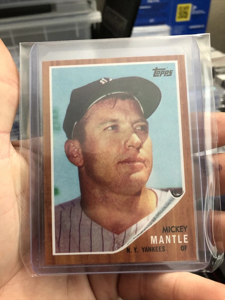 MICKEY MANTLE 2010 Topps Cards Your Mom Threw Out Reprint Back #200 Yankees - Image 2 of 4