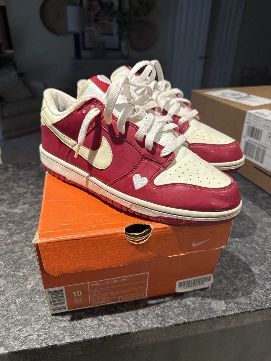 nike dunk low valentines day 2005