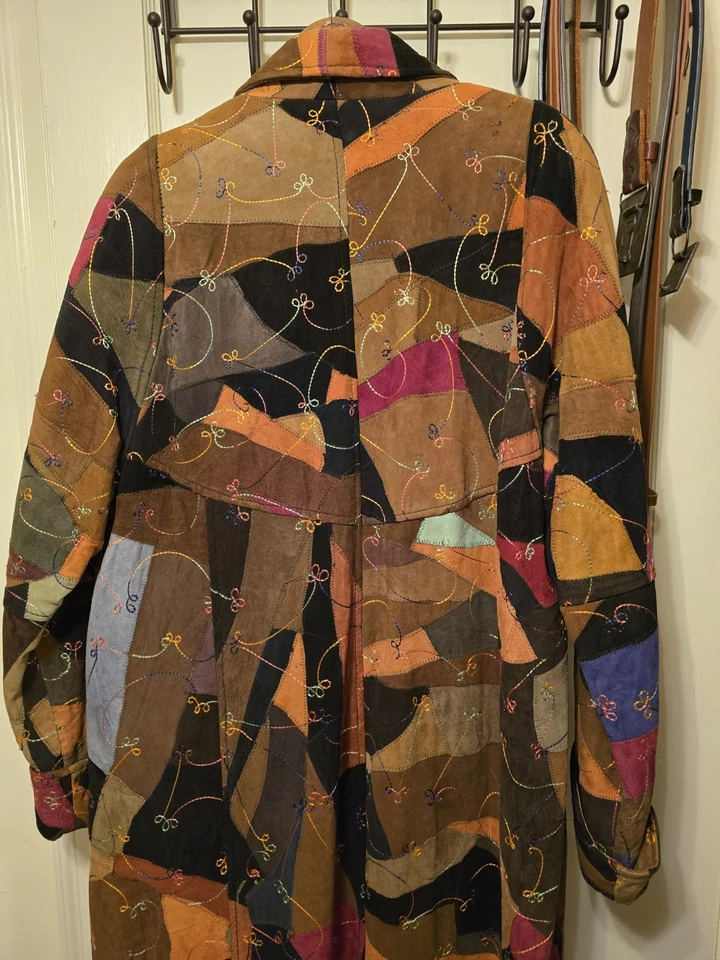 Abrigo Extra Largo Raro De Colección Harry & Harry Cuero Retazos Y Bordados Foto 4 de 4