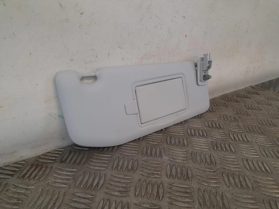 Parasol conductor derecho peugeot 2008 mk1 2013-2019 Foto 3 de 4