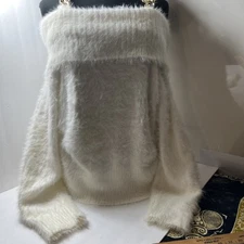 NWOT Fuzzy, chain-link, knit Cold shoulder sweater, elegant, long sleeve size 1x
