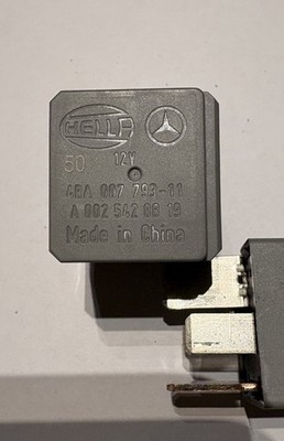   Mercedes Original W176 W213 W246 Stromrelais 4 Pin 12V Hella A0025428819