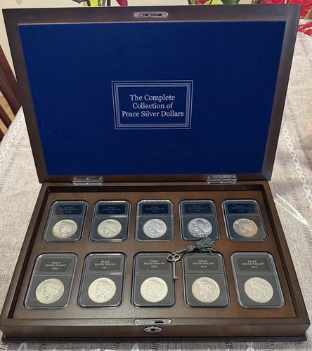 The Danbury Mint  The Complete Collection Of Peace Silver Dollars ~ Circulated