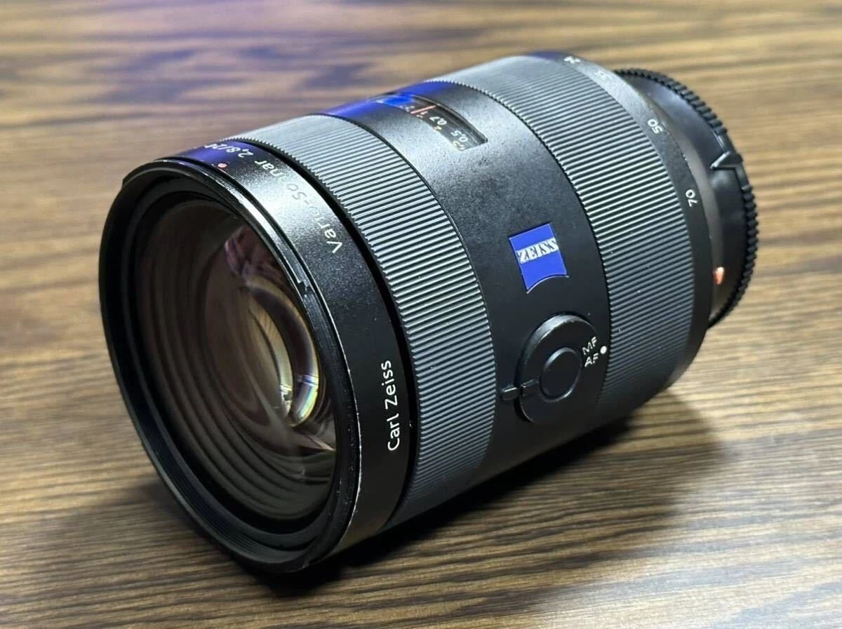 SONY Vario-Sonnar T* 24-70mm F2.8 ZA SSM SAL2470Z A mount lens