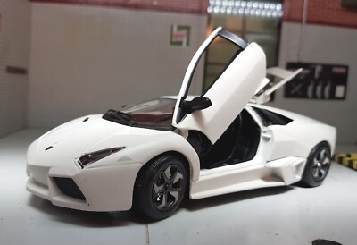 Lamborghini Reventon White 2011 Reventón Burago 1:24 Diecast Scale Model 21041
