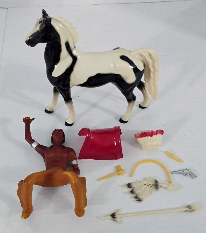 X-745 VINTAGE 1950'S HARTLAND INDIAN CHIEF THUNDERBIRD & HORSE 
