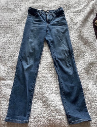 Levis 312 Shaping Slim Skinny Jeans Sz 27 & 28 Blue Light Wash Stretchy