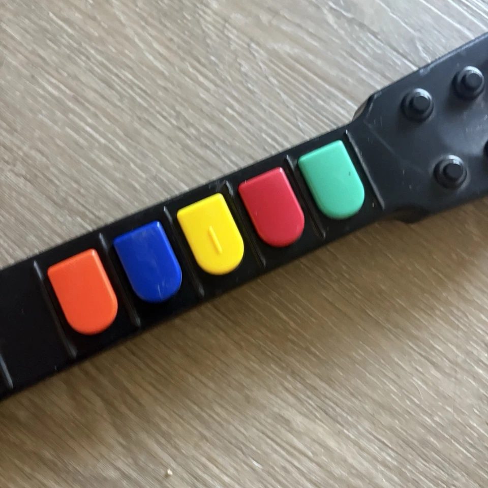 Guitarra PS2 Playstation 2 Guitar Hero con cable roja octano 95077.805 con correa probada Foto 3 de 4