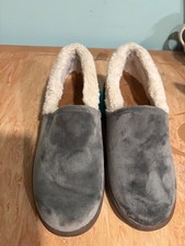 Vionic clare velvet cozy collar slipper. Velvety soft upper with plush faux.