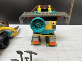 LEGO Rock Raiders Chrome Crusher 4970, Granite Grinder 4940, 4930 Minifigures