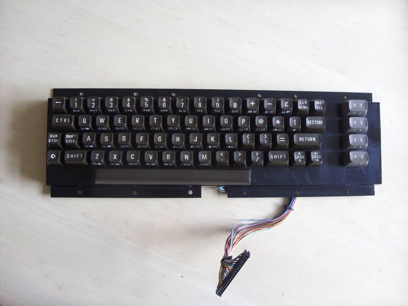 UK Keyboard unit for "breadbin" Commodore 64 - Tested.  (My ref: k7)