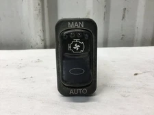 Peterbilt 388 FAN OVERRIDE Dash/Console Switch - Used | P/N 16091217C8EVU2H11