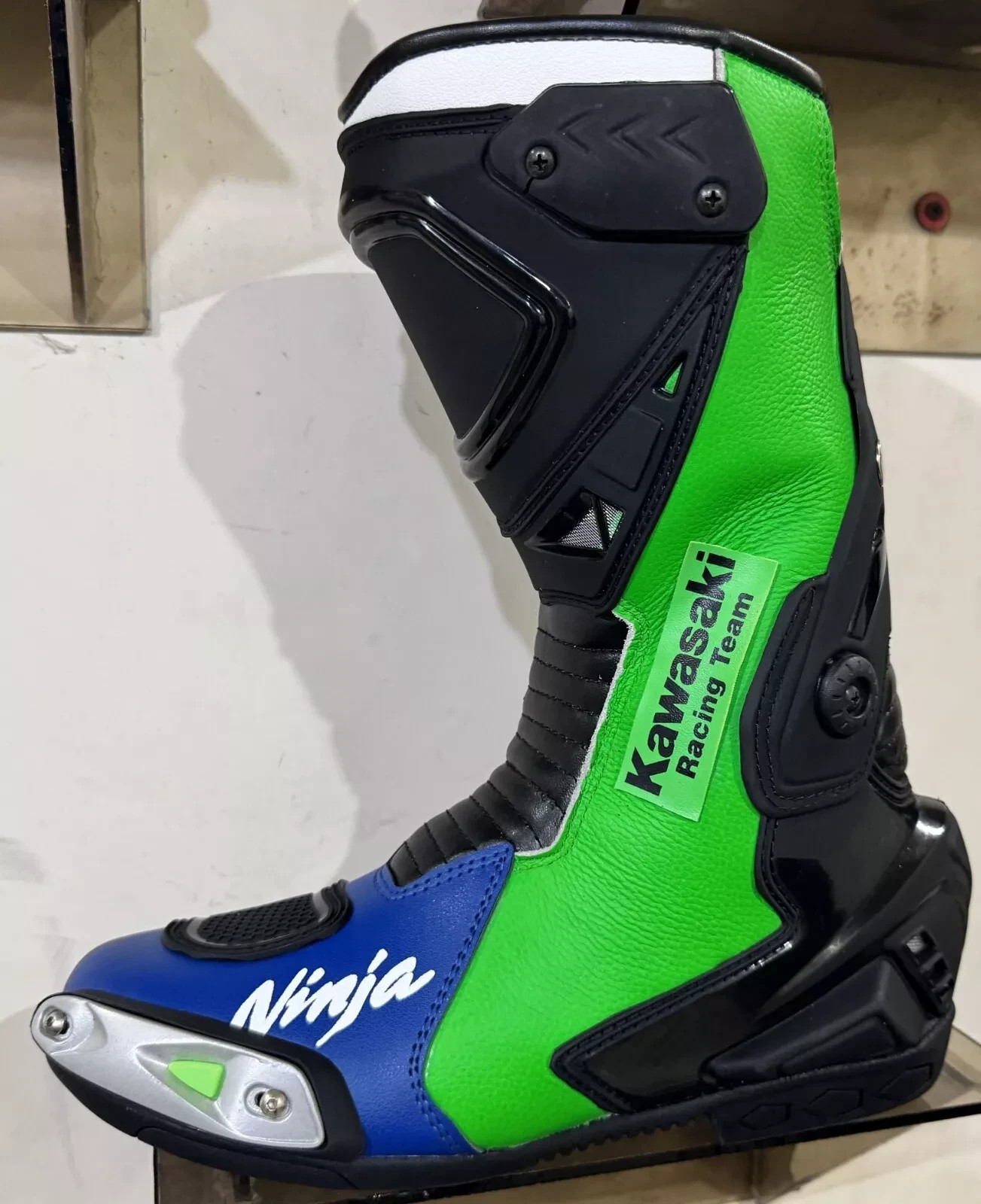 Bottes moto cuir pour éliminer la fatigue des pieds