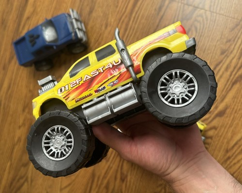 2FAST4U Vintage Yellow Monster Truck Model with Sounds Lights - Picture 13 of 18
