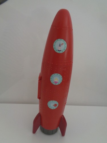 Ben And Holly’s Little Kingdom Light & Sounds Elf Rocket Spaceship & Figure - Picture 5 of 9