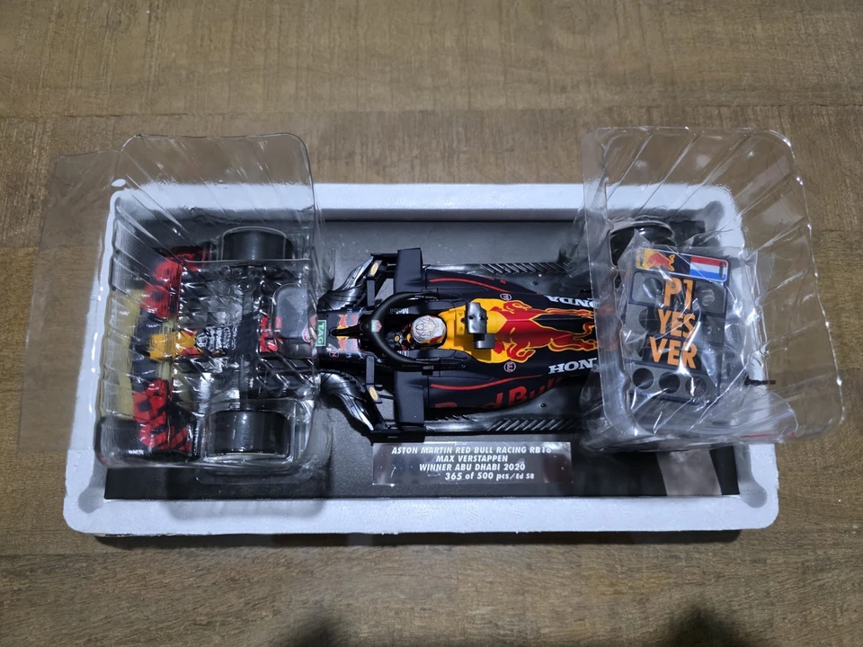Minichamps Max Verstappen Red Bull RB16 Winner Abu Dhabi GP 2020 365 Of 500 1:18 - Immagine 2 di 4