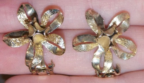 Vintage Coro Goldtone Flower Textured Clip Earrings Costume Jewelry