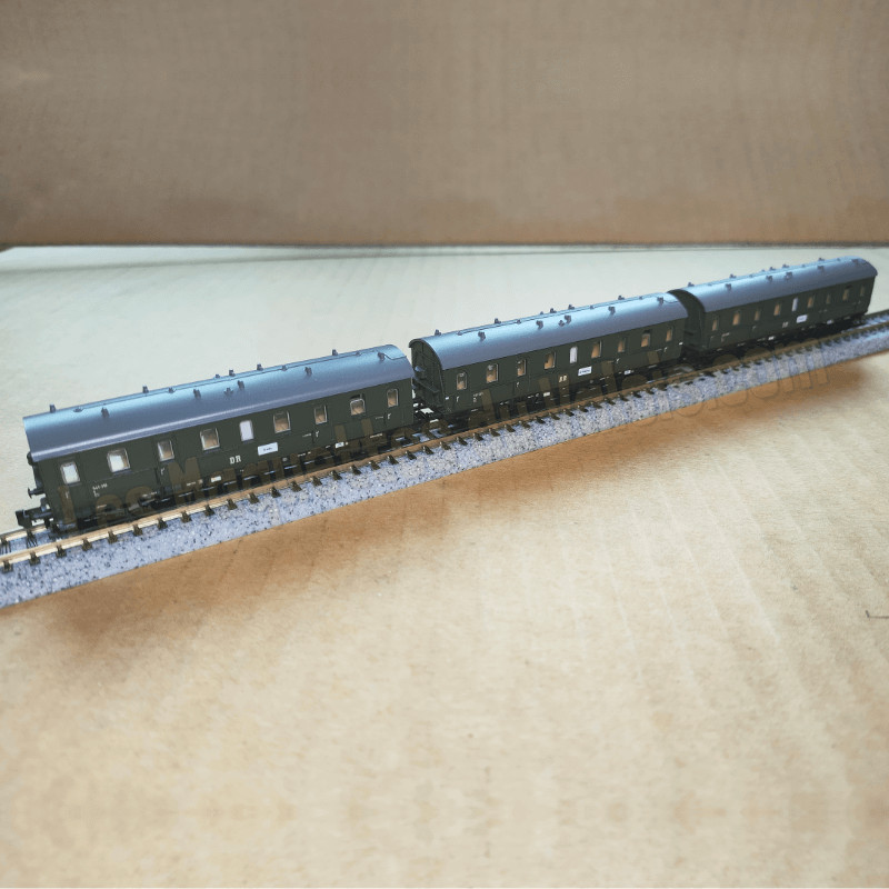 Coffret Minitrix 18277 de 3 voitures voyageurs DR à l'échelle N 1:160 pour modélisme ferroviaire