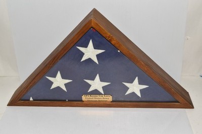 US ARMY VIETNAM VETERAN SP4 KENNY COY LEES MEMORIAL FLAG IN DISPLAY CASE (ACS47)