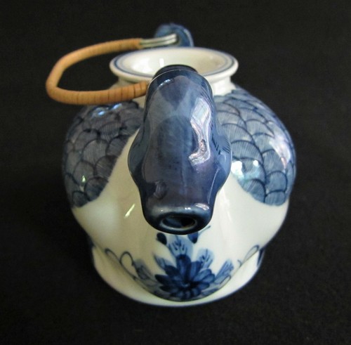 Decorative Duck Teapot & Lid Blue on White China Hand Painted 16 fl oz. - Picture 5 of 12