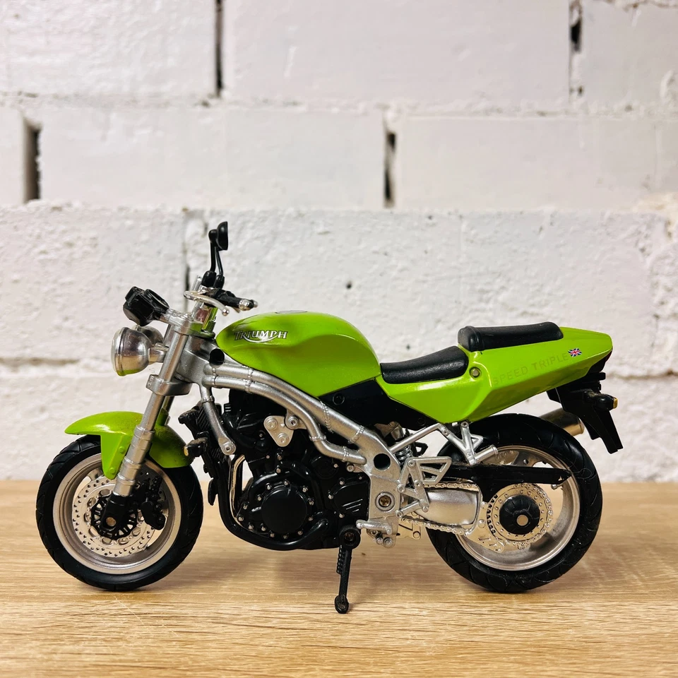 New-Ray Triumph Speed Triple 1/12 Diecast Green Black Model Motorcycle Bike - Image 3 of 4