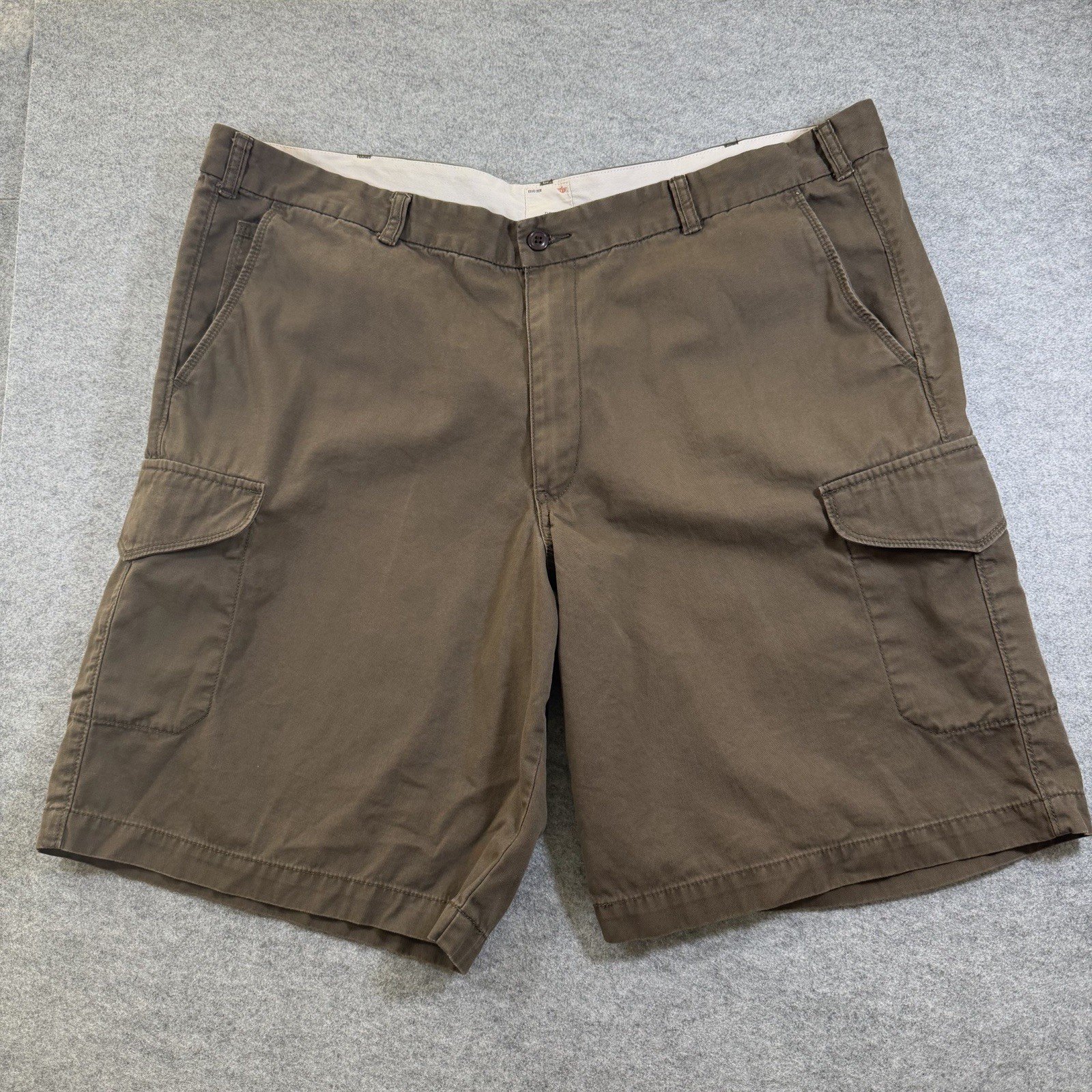 Dockers Cargo Shorts Men 46 Khaki Workwear Utility Durable Snap Pocket 11 Inseam