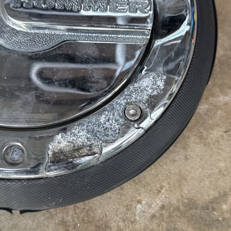 Tapa del tanque de combustible de gasolina Hummer H3 2006-2010 moldura de puerta cromada OEM (defectos cosméticos) Foto 2 de 4