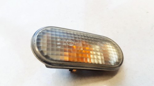 3B0949117C Seitenblinker (Kotflügelblinker) Vorne Linke  Volkswa DE965870-11