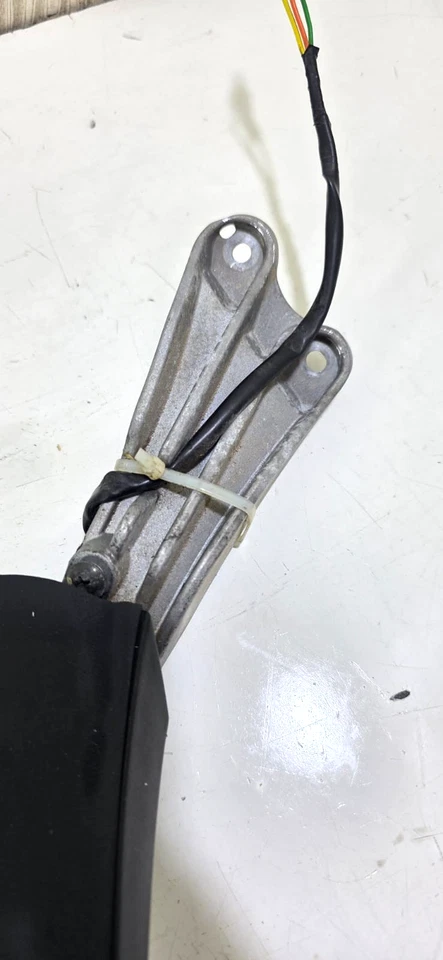 FRECCIA SPECCHIO SINISTRO HONDA FORZA 350 - Immagine 3 di 4