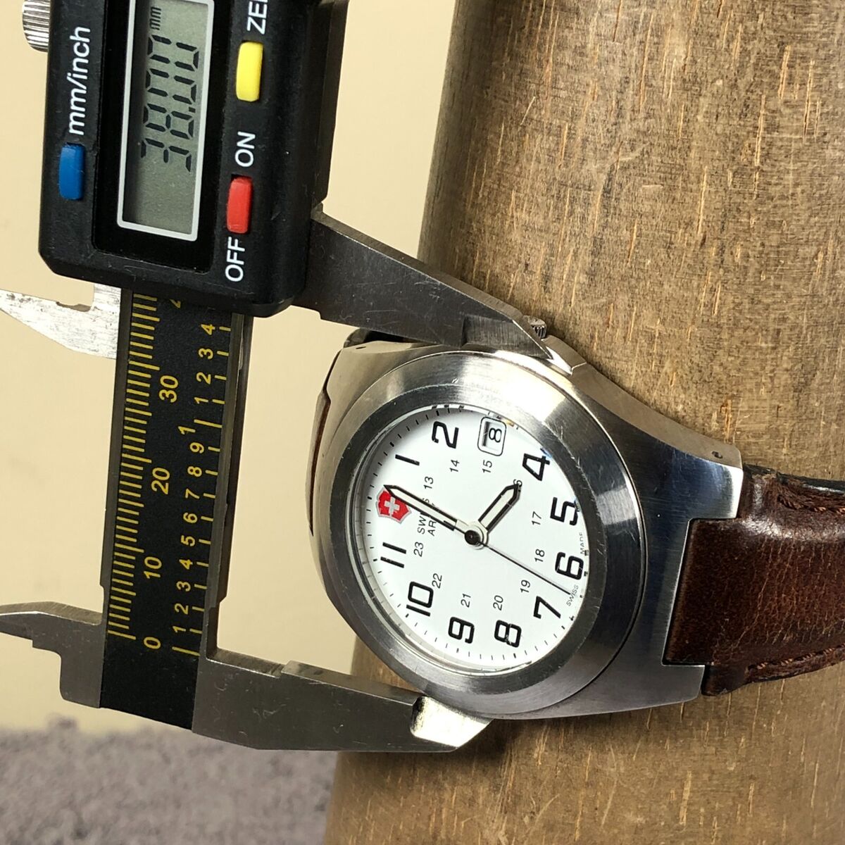 Victorinox Excursion 24589 Wrist Watch for Men for sale Victorinox Excursion 24589 Wrist Watch for Men for sale